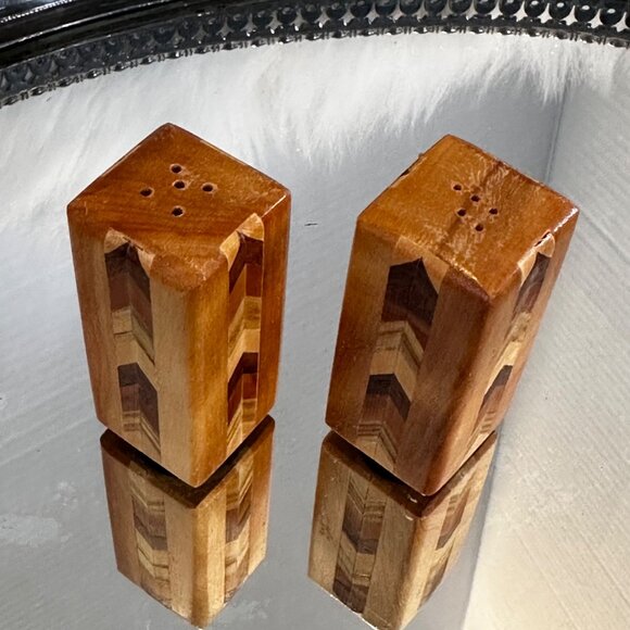 Salt Pepper Shakers, Inlaid Wood Veneer, Mid Century Cork Stoppers Rare, chevron - Picture 3 of 6